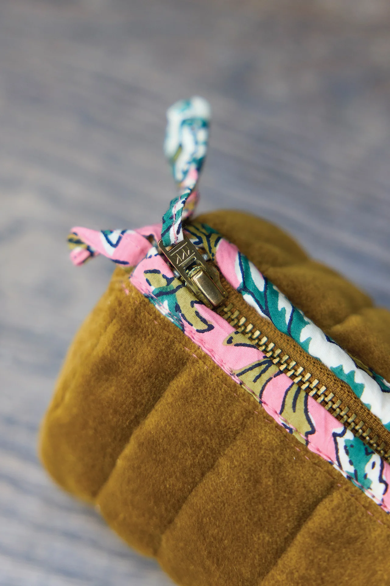 Trousse - Velours petit modèle bronze - Image 4